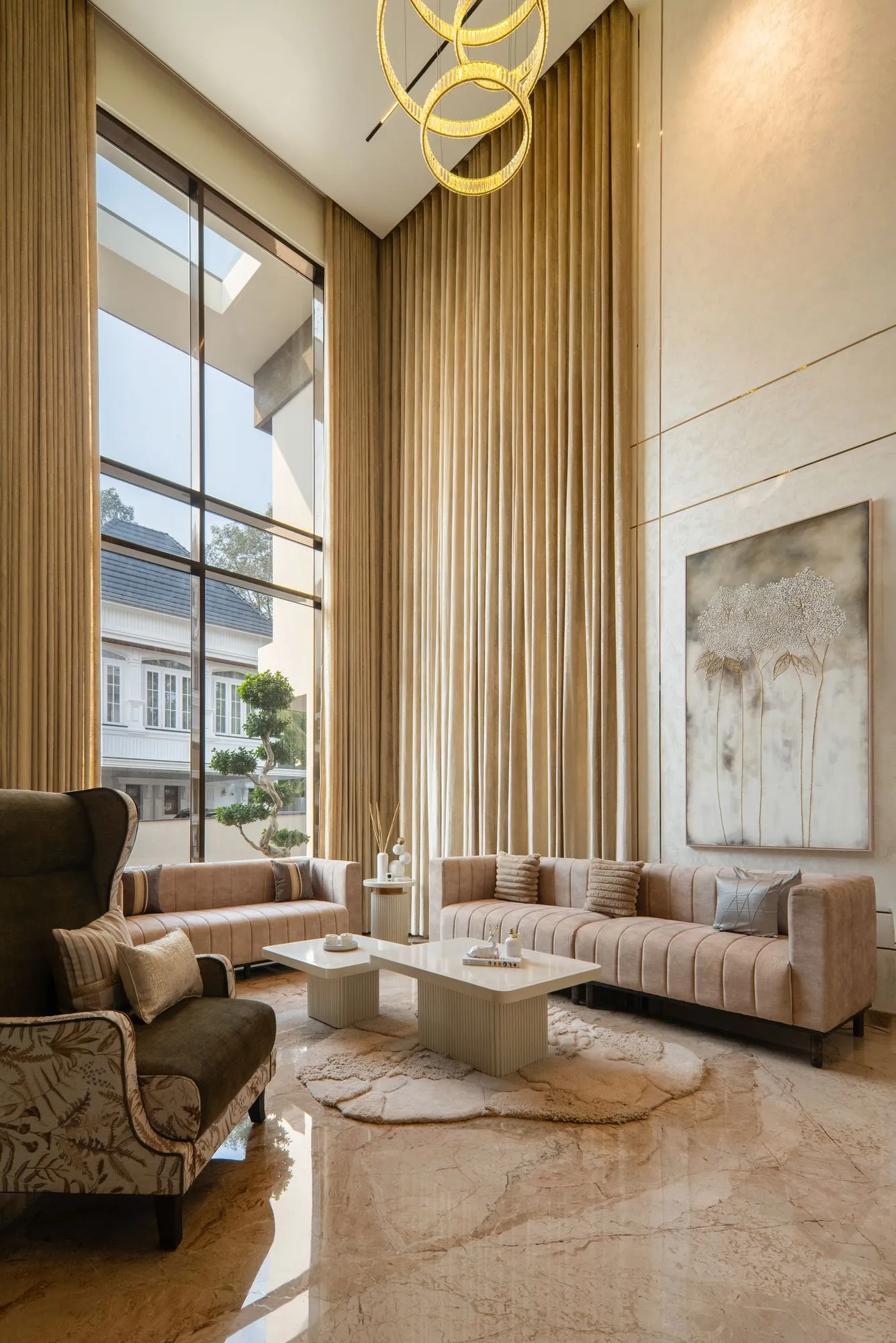 Double-height living room in Euphoria